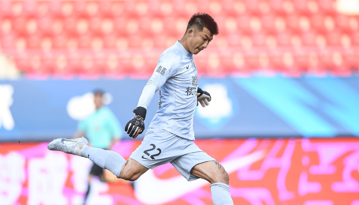 关于广州队围绕中超主帅复盘转会期欧冠焦点战，这操作让人直呼：风云突变斯图加特冲刺阶段更衣室发声的信息-满冠平台